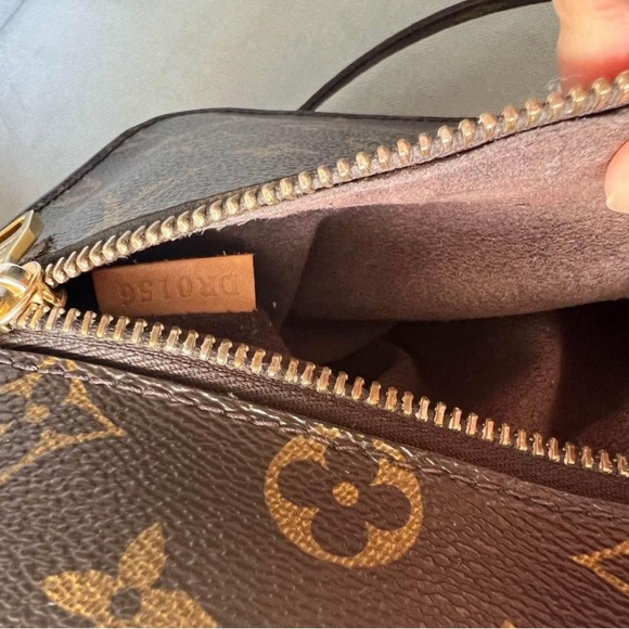 Authentic LV pochette metis in monogram - Picture 10 of 10